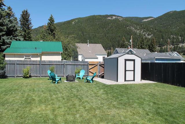 13413 18 Avenue, House detached with 2 bedrooms, 2 bathrooms and 1 parking in Crowsnest Pass AB | Image 6