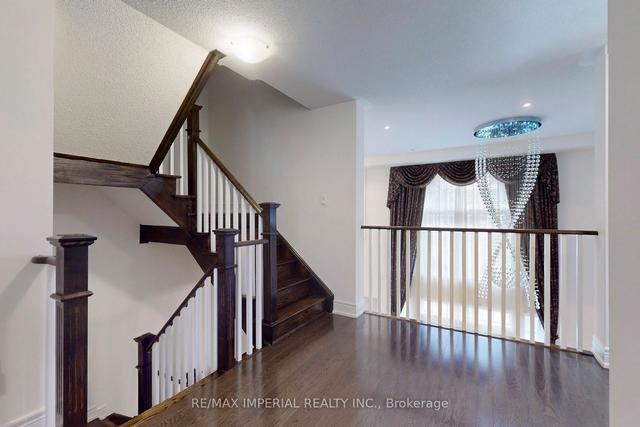 82 Upper Duke Cres, House attached with 3 bedrooms, 3 bathrooms and 3 parking in Markham ON | Image 22