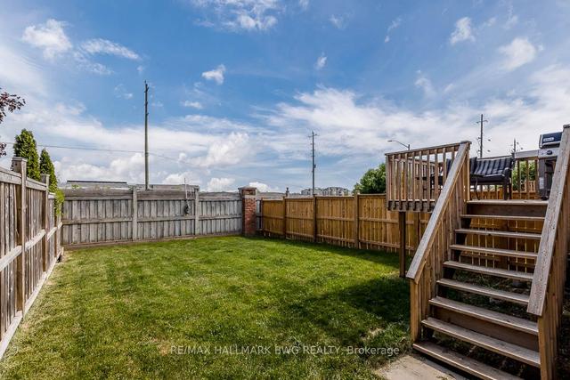70 Succession Cres, House attached with 3 bedrooms, 2 bathrooms and 2 parking in Barrie ON | Image 13