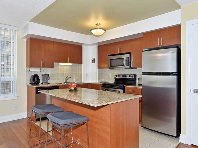 804 - 1060 Sheppard Ave W, Condo with 2 bedrooms, 2 bathrooms and 1 parking in Toronto ON | Image 2