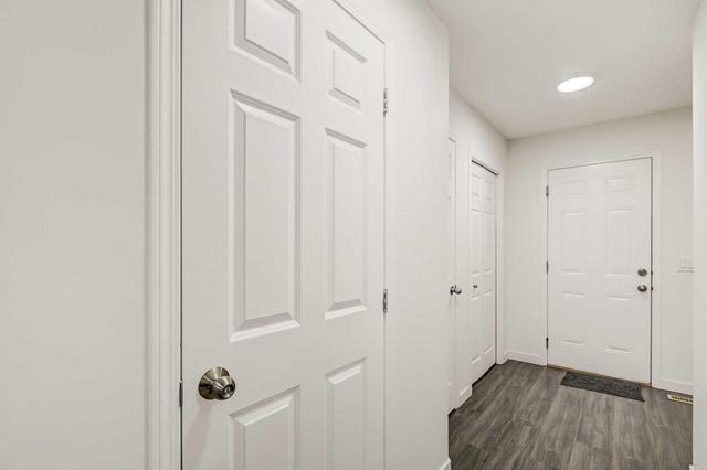 706 Luxstone Gate Sw, Home with 3 bedrooms, 2 bathrooms and 2 parking in Airdrie AB | Image 12