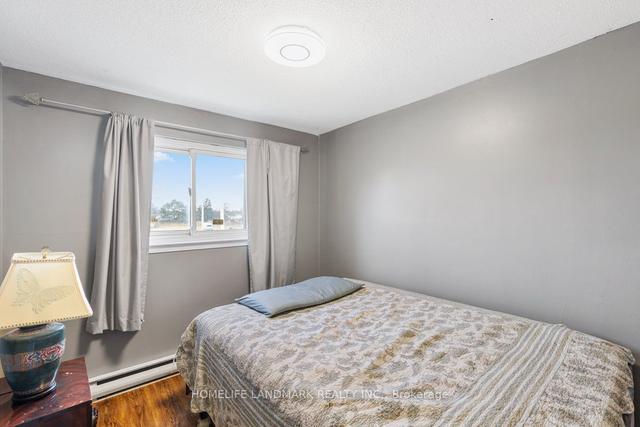 20 Darras Crt E, Townhouse with 3 bedrooms, 2 bathrooms and 2 parking in Brampton ON | Image 15