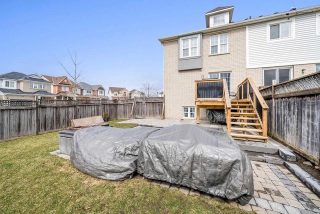 168 Kirkland Pl, House attached with 3 bedrooms, 4 bathrooms and 5 parking in Whitby ON | Image 32