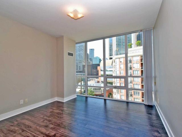 912 - 825 Church St, Condo with 2 bedrooms, 2 bathrooms and 1 parking in Toronto ON | Image 5
