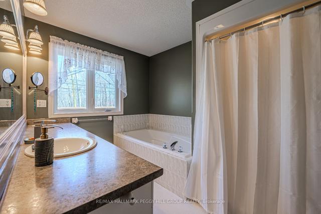 156 Mapleton Ave, House detached with 2 bedrooms, 3 bathrooms and 6 parking in Barrie ON | Image 20