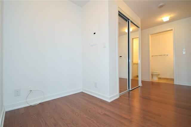 2910 - 12 York St, Condo with 2 bedrooms, 2 bathrooms and 1 parking in Toronto ON | Image 8