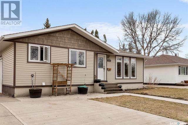 1213 Carleton Street, House detached with 5 bedrooms, 2 bathrooms and null parking in Moose Jaw SK | Image 28