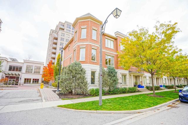 35 Galleria Pkwy, House attached with 4 bedrooms, 3 bathrooms and 1 parking in Markham ON | Image 1