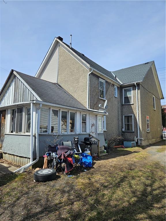 77 George Street, Home with 4 bedrooms, 1 bathrooms and 1 parking in Brockville ON | Image 2
