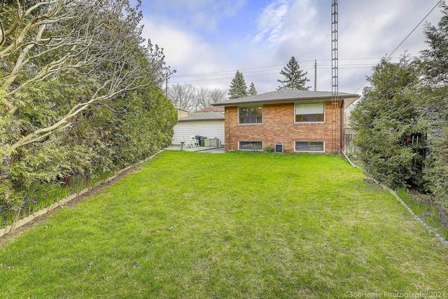 62 Coe Hill Dr, House detached with 3 bedrooms, 1 bathrooms and 5 parking in Toronto ON | Image 19