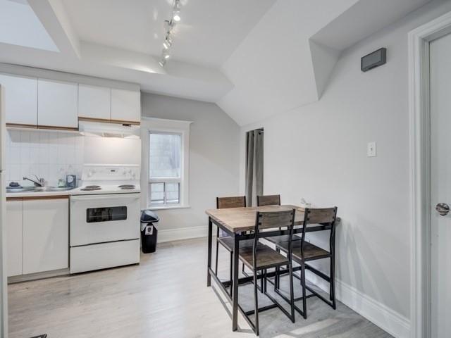 unit 3 - 125 Maitland St, House detached with 3 bedrooms, 1 bathrooms and 0 parking in Toronto ON | Image 10