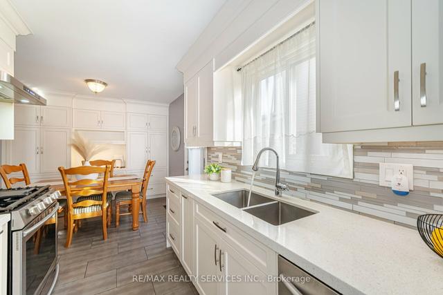 43 Newbridge Cres, House detached with 3 bedrooms, 2 bathrooms and 5 parking in Brampton ON | Image 34