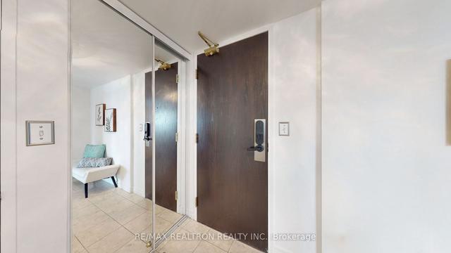 2505 - 23 Hollywood Ave, Condo with 2 bedrooms, 2 bathrooms and 1 parking in Toronto ON | Image 21