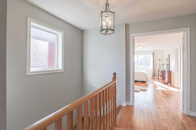 141 Burgess Cres, House semidetached with 3 bedrooms, 4 bathrooms and 5 parking in Newmarket ON | Image 10