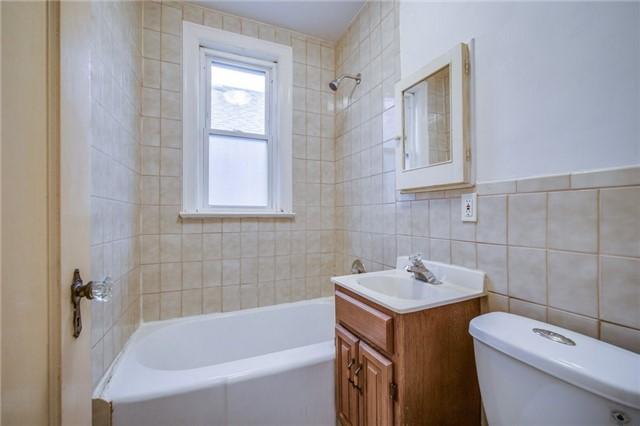 1356 Woodbine Ave, House detached with 2 bedrooms, 1 bathrooms and 1 parking in Toronto ON | Image 11