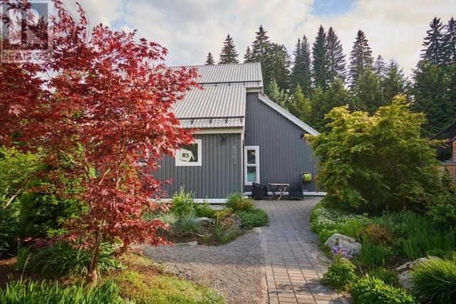 6307 Lorimer Road, House detached with 3 bedrooms, 2 bathrooms and 5 parking in Whistler BC | Image 27