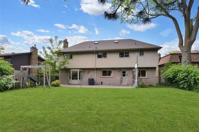 39 Delbrook Crt, House detached with 6 bedrooms, 5 bathrooms and 4 parking in Hamilton ON | Image 19