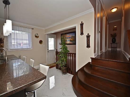 834 Cabot Tr, House detached with 3 bedrooms, 2 bathrooms and 9 parking in Milton ON | Image 8