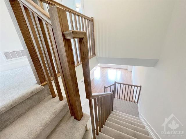 601 Rathburn Lane, Townhouse with 3 bedrooms, 3 bathrooms and 3 parking in Ottawa ON | Image 15