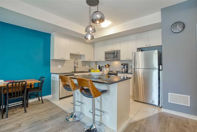 262 - 27 Applewood Lane, Townhouse with 3 bedrooms, 3 bathrooms and 1 parking in Toronto ON | Image 3