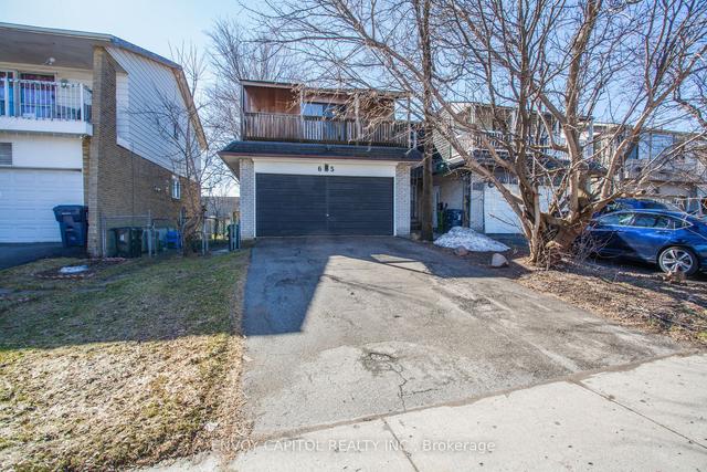 65 Heaslip Terr, House semidetached with 3 bedrooms, 2 bathrooms and 6 parking in Toronto ON | Image 12