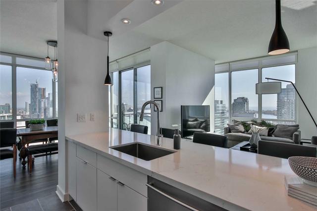 sph7 - 397 Front St W, Condo with 3 bedrooms, 3 bathrooms and 1 parking in Toronto ON | Image 2