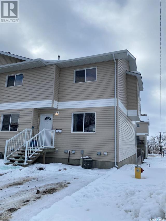 10 - 1437 First Street, House attached with 3 bedrooms, 3 bathrooms and null parking in Estevan SK | Card Image