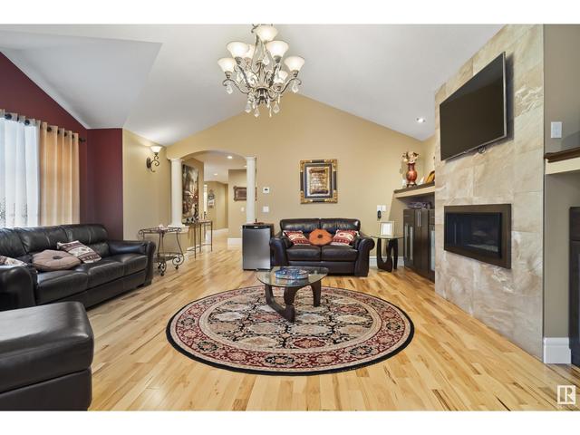 2453 Cameron Ravine Dr Nw, House detached with 6 bedrooms, 5 bathrooms and null parking in Edmonton AB | Image 34