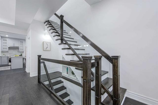 420 Ossington Ave, House detached with 4 bedrooms, 4 bathrooms and 0 parking in Toronto ON | Image 14