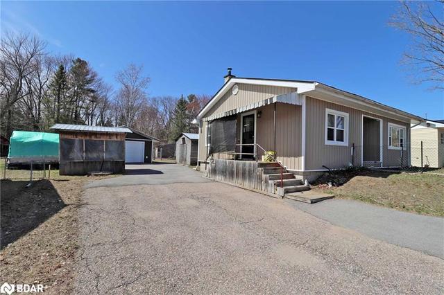 11894 Highway 41, House detached with 3 bedrooms, 1 bathrooms and 6 parking in Addington Highlands ON | Image 23