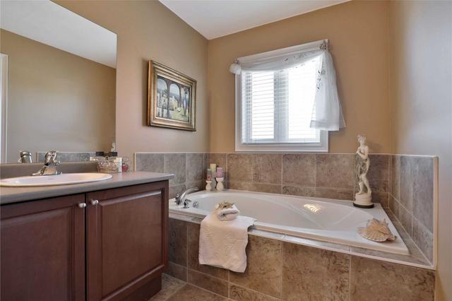 9 - 31 Sunvale Pl, Townhouse with 3 bedrooms, 3 bathrooms and 2 parking in Hamilton ON | Image 15