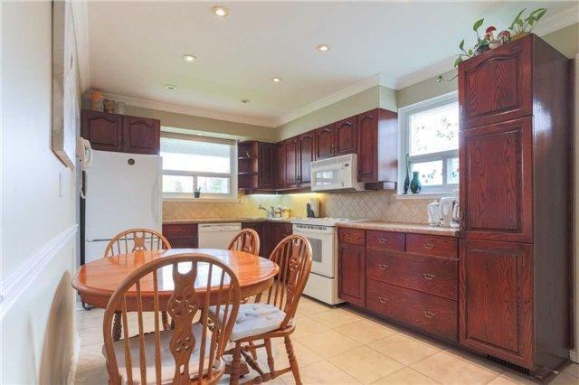 52 Duncan Bull Dr, House detached with 3 bedrooms, 2 bathrooms and 2 parking in Brampton ON | Image 5