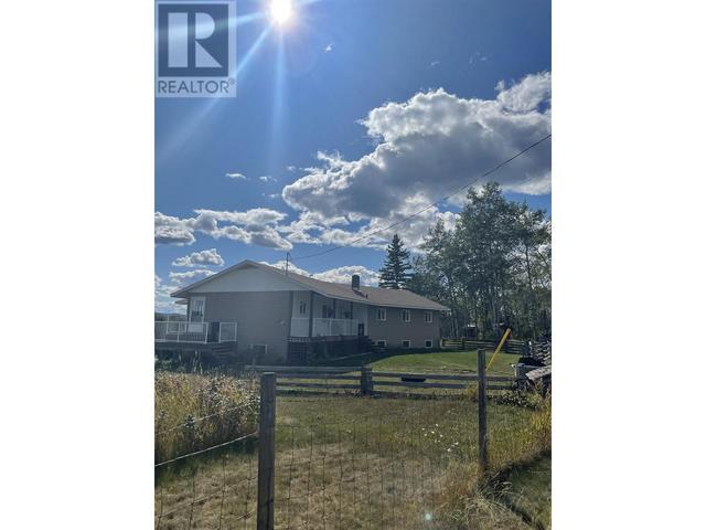 4406 Brown Road, House detached with 4 bedrooms, 2 bathrooms and null parking in Bulkley Nechako E BC | Image 11