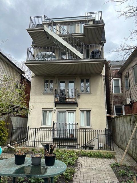 148 Borden St, House detached with 8 bedrooms, 10 bathrooms and 3 parking in Toronto ON | Image 6