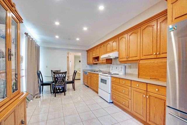 79 Upton Cres, House attached with 3 bedrooms, 4 bathrooms and 4 parking in Markham ON | Image 6