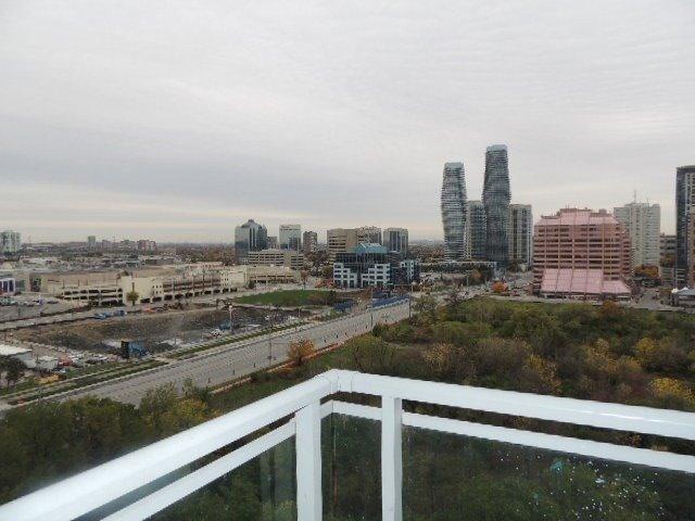 1202 - 223 Webb Dr, Condo with 2 bedrooms, 2 bathrooms and 1 parking in Mississauga ON | Image 11