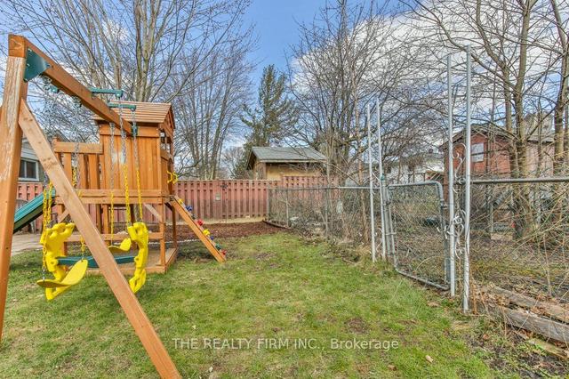 8 Barrett Cres, House detached with 3 bedrooms, 2 bathrooms and 2 parking in London ON | Image 32