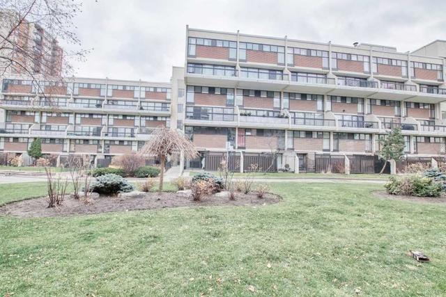 138 - 364 The East Mall, Townhouse with 4 bedrooms, 3 bathrooms and 1 parking in Toronto ON | Image 12