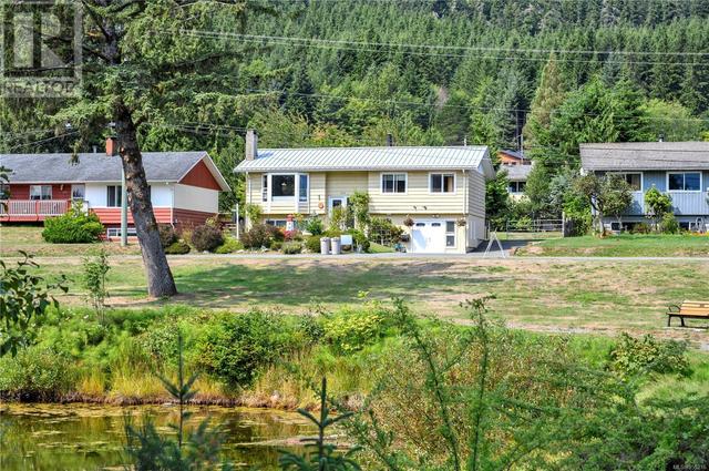 260 Kelsey Way, House detached with 3 bedrooms, 2 bathrooms and 2 parking in Sayward BC | Image 1