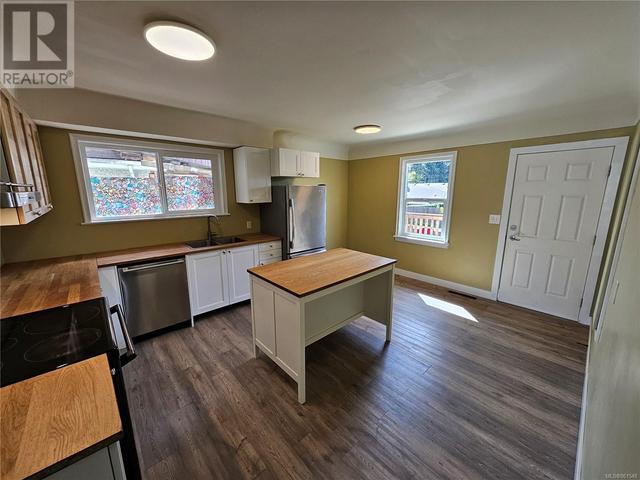 3562 10th Ave, House detached with 4 bedrooms, 1 bathrooms and 4 parking in Port Alberni BC | Image 3