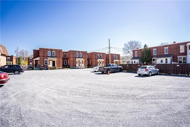 135 First Street W, Townhouse with 3 bedrooms, 1 bathrooms and 2 parking in Cornwall ON | Image 30