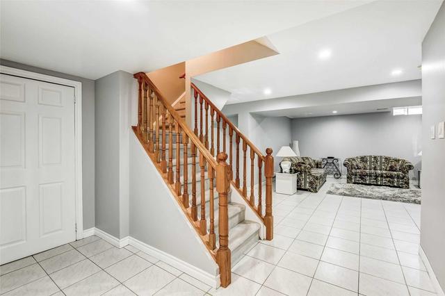 36 Dumaurier Cres, House detached with 4 bedrooms, 4 bathrooms and 8 parking in Richmond Hill ON | Image 26