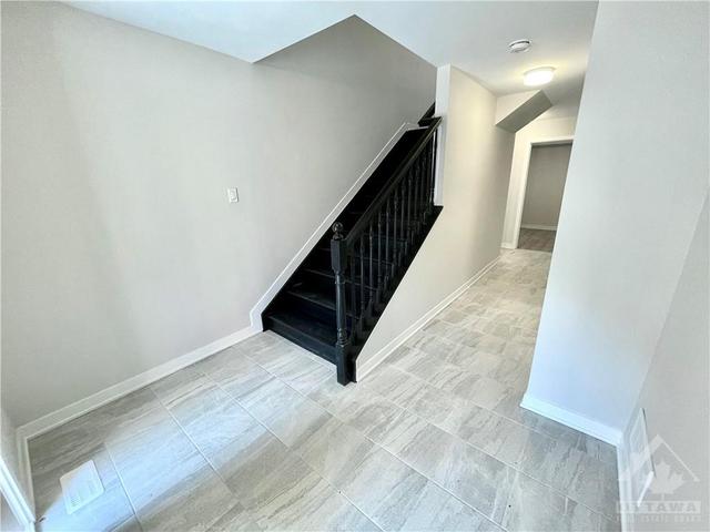 318 Parallax Private, Townhouse with 4 bedrooms, 3 bathrooms and 2 parking in Ottawa ON | Image 2