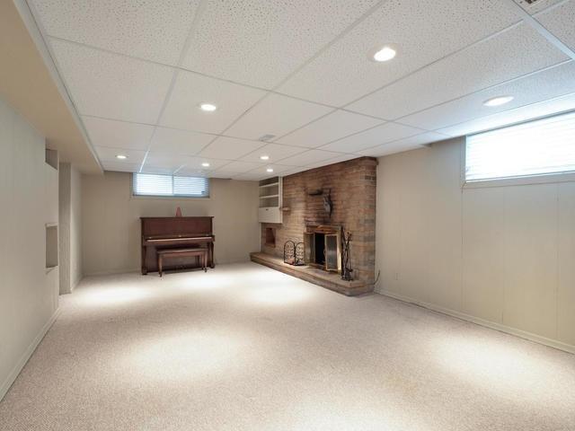 17 Esquire Rd, House detached with 3 bedrooms, 3 bathrooms and 2 parking in Toronto ON | Image 13