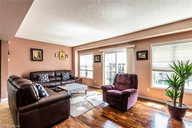 260 Sienna Crescent, House detached with 3 bedrooms, 1 bathrooms and 3 parking in Kitchener ON | Image 24