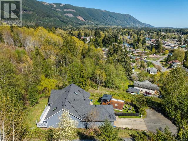 181 River Rd, House detached with 4 bedrooms, 3 bathrooms and 6 parking in Lake Cowichan BC | Image 6