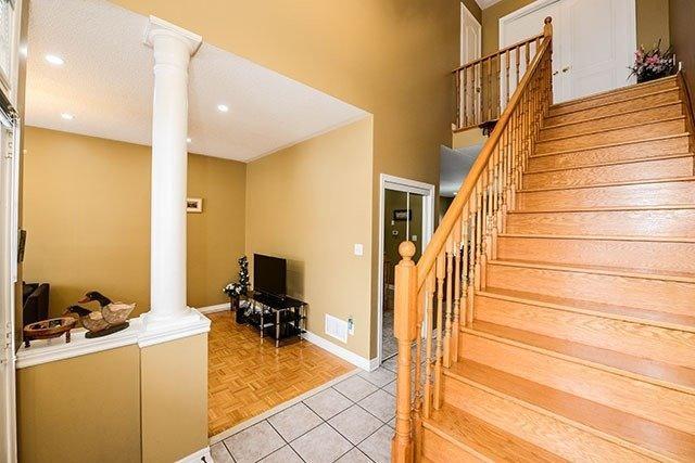 363 John Deisman Blvd, House detached with 2 bedrooms, 3 bathrooms and 2 parking in Vaughan ON | Image 4