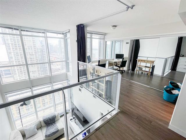 3208 - 15 Fort York Blvd, Condo with 2 bedrooms, 2 bathrooms and 1 parking in Toronto ON | Image 8