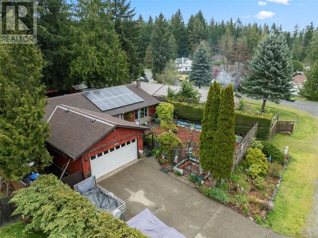 2365 Robertson Rd, House detached with 3 bedrooms, 2 bathrooms and 4 parking in Cowichan Valley B BC | Image 1