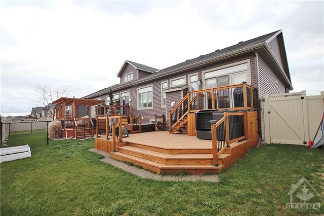 260 Shinny Avenue, Home with 3 bedrooms, 3 bathrooms and 4 parking in Ottawa ON | Image 22